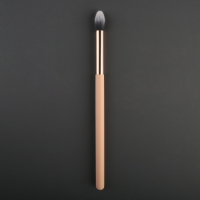 E31 Pointed Large Blending Brush