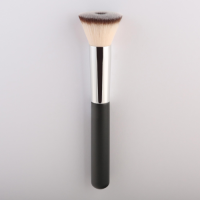 F19 Flat Top Caved Center  Foundation Brush