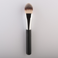 F18 Triangle Shape Foundation brush