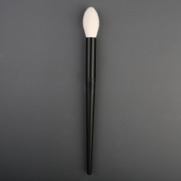 B28 Pointed  Highlight brush