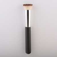 F16 Flat Top  Foundation Brush